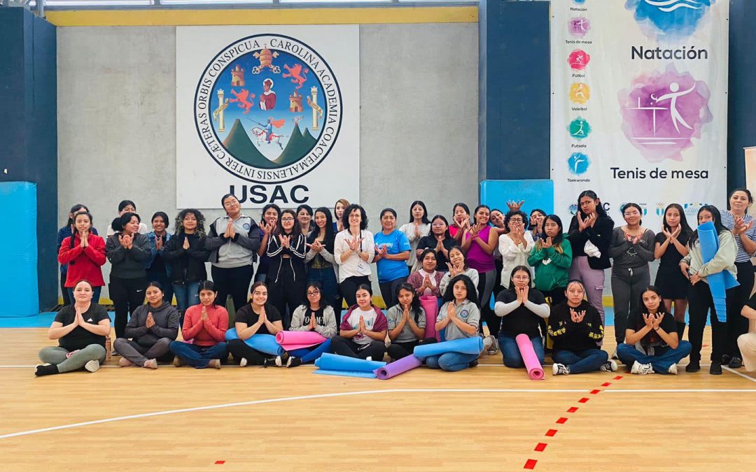 Yoga en la Universidad de San Carlos de Guatemala